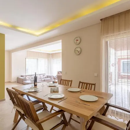 Deniz Ve Orman Manzarali 4+2 Almina فيلة غوجيك